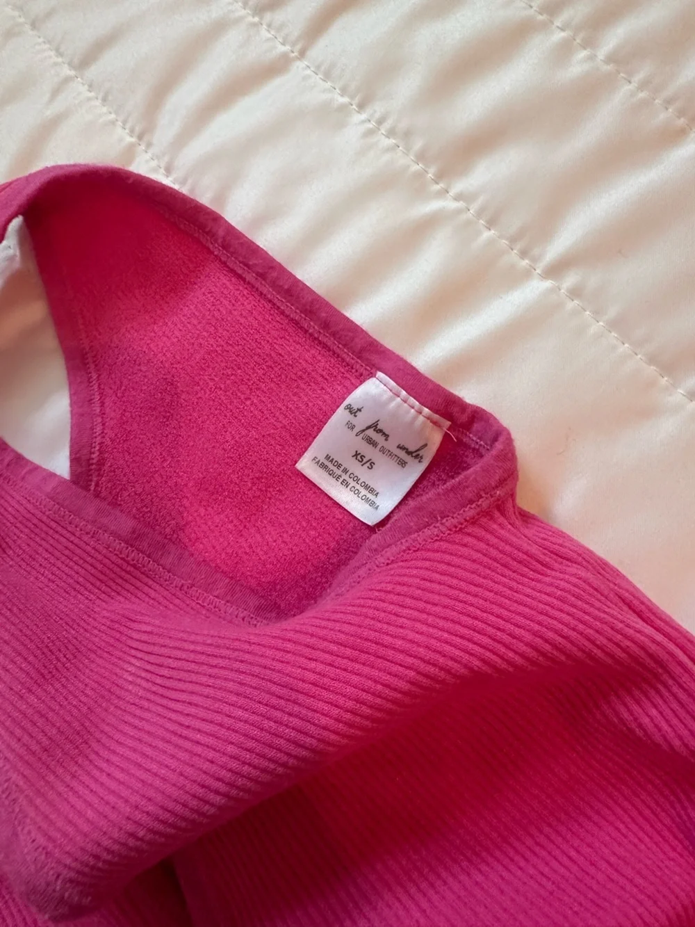 Urban Outfitters Wrap It Up Seamless Reversible Hot Pink Ribbed Tank - Picture 2 of 7